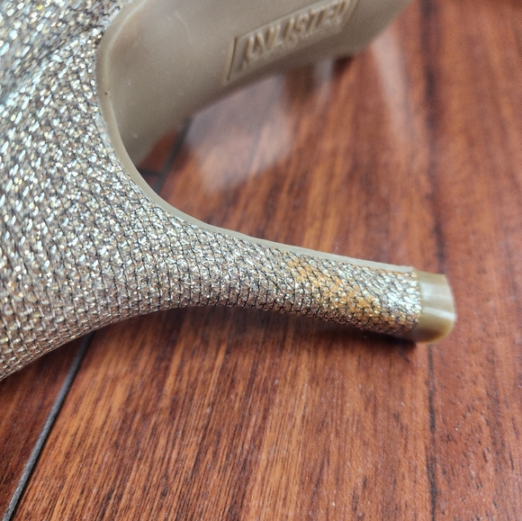 NWOT Unlisted gold heels - Picture 12 of 15